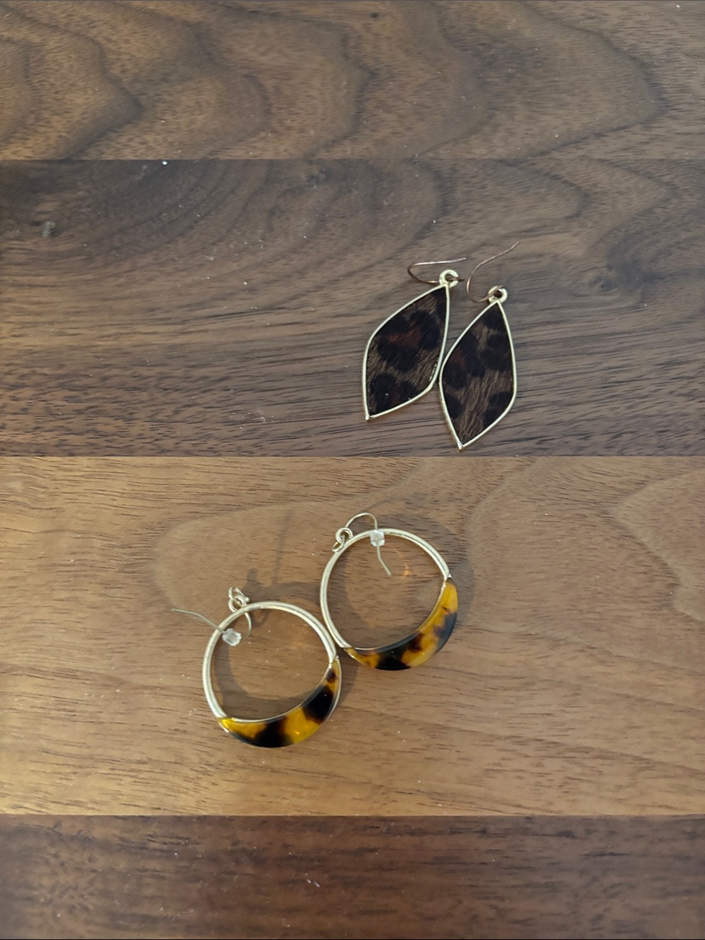 Bundle of Gold-Tone Tortoiseshell Hoop Earrings - Brown/Black